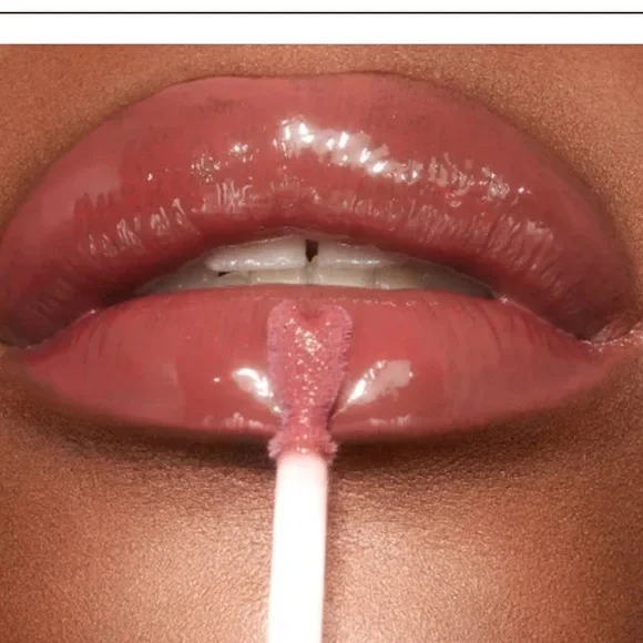 Charlotte Tilbury COLLAGEN LIP BATH ICONS KIT
LIMITED EDITION KIT - Picture 6 of 9